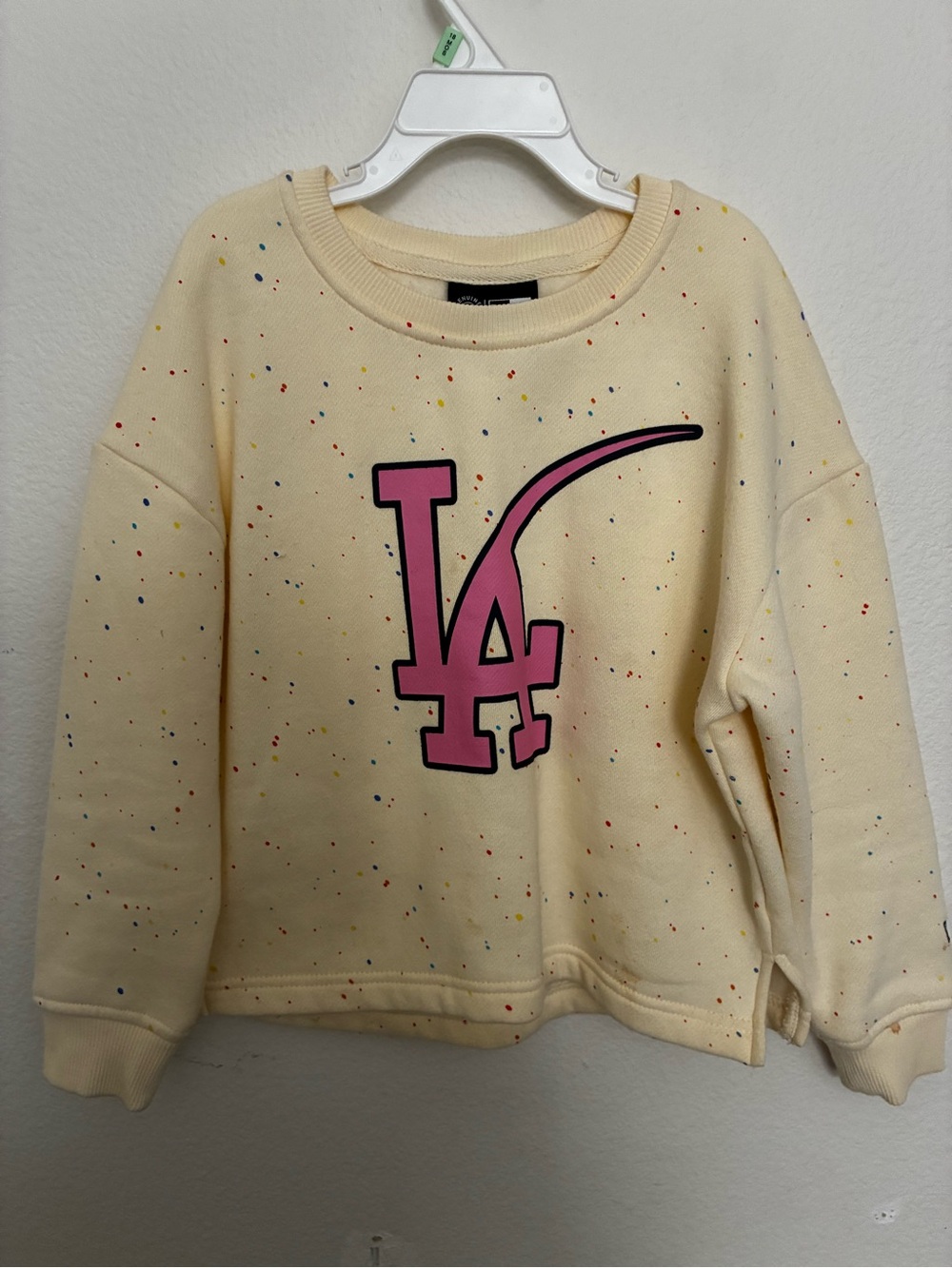 New Era Cream Crewneck with Pink LA Logo and Multicolor Speckles dodgers